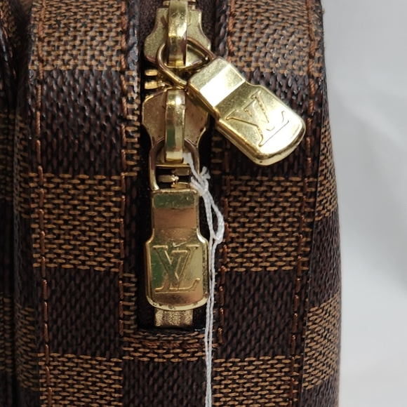 LOUIS VUITTON
Damier Ebene Geronimos - Picture 9 of 11